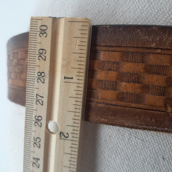 Men's Tooled Brown Leather Belt Basket Weave Shaggy Dog Buckle Old English Sheep - Picture 9 of 13